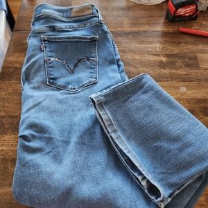 Levi's 512 size 12 perfectly slimming  bootcut jeans (31× 26)